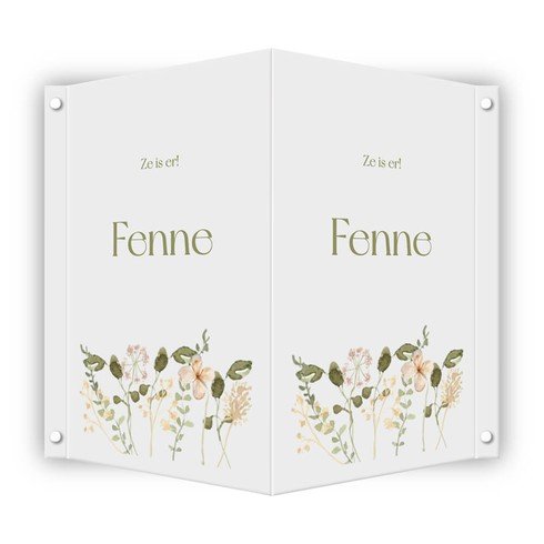 Geboortebord met geschilderde bloemen