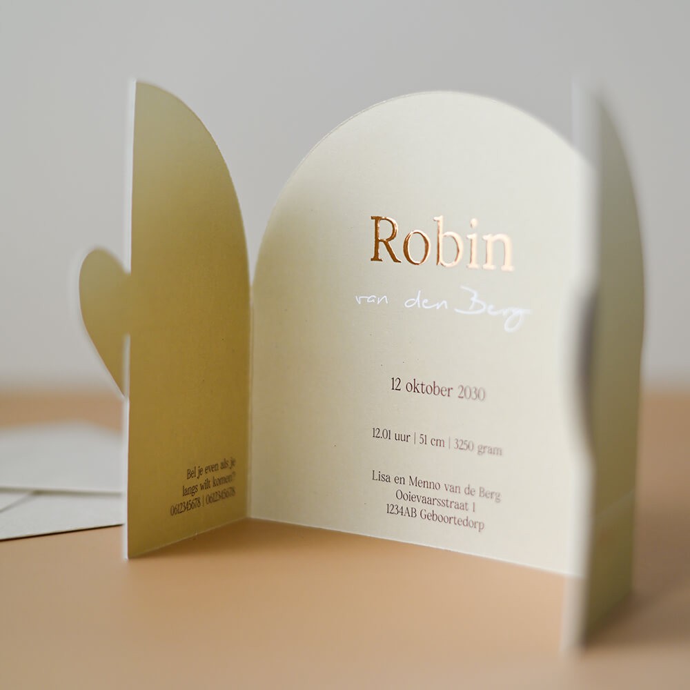 Meisjes geboortekaartje met hartje sluiting, rosegoud folie en prachtig stoere kleur - Robin