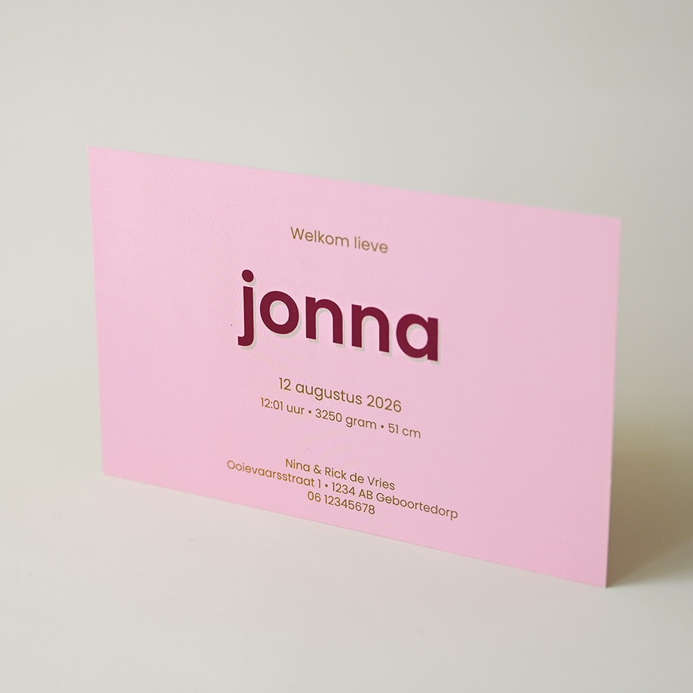 Hip geboortekaartje voor een meisje met typografische letters in vrolijke kleuren - Jonna