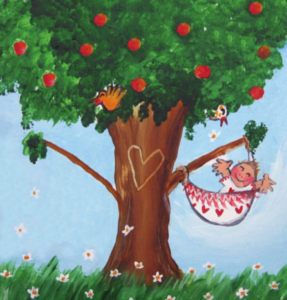 Geboortekaartje meisje in de zomer zwaaiend aan de appelboom- Livia