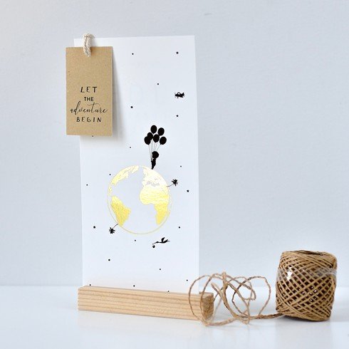 Geboortekaartje jongen met goudfolie op een wereldbol - Jave