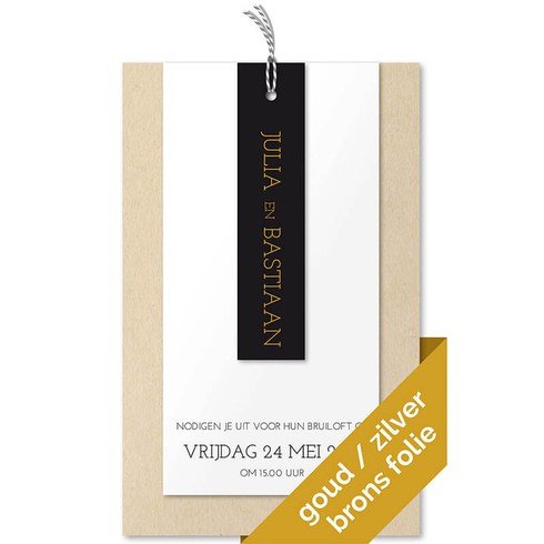 Trouwkaart stapel met folie bij trouwhuistijl stoer met label