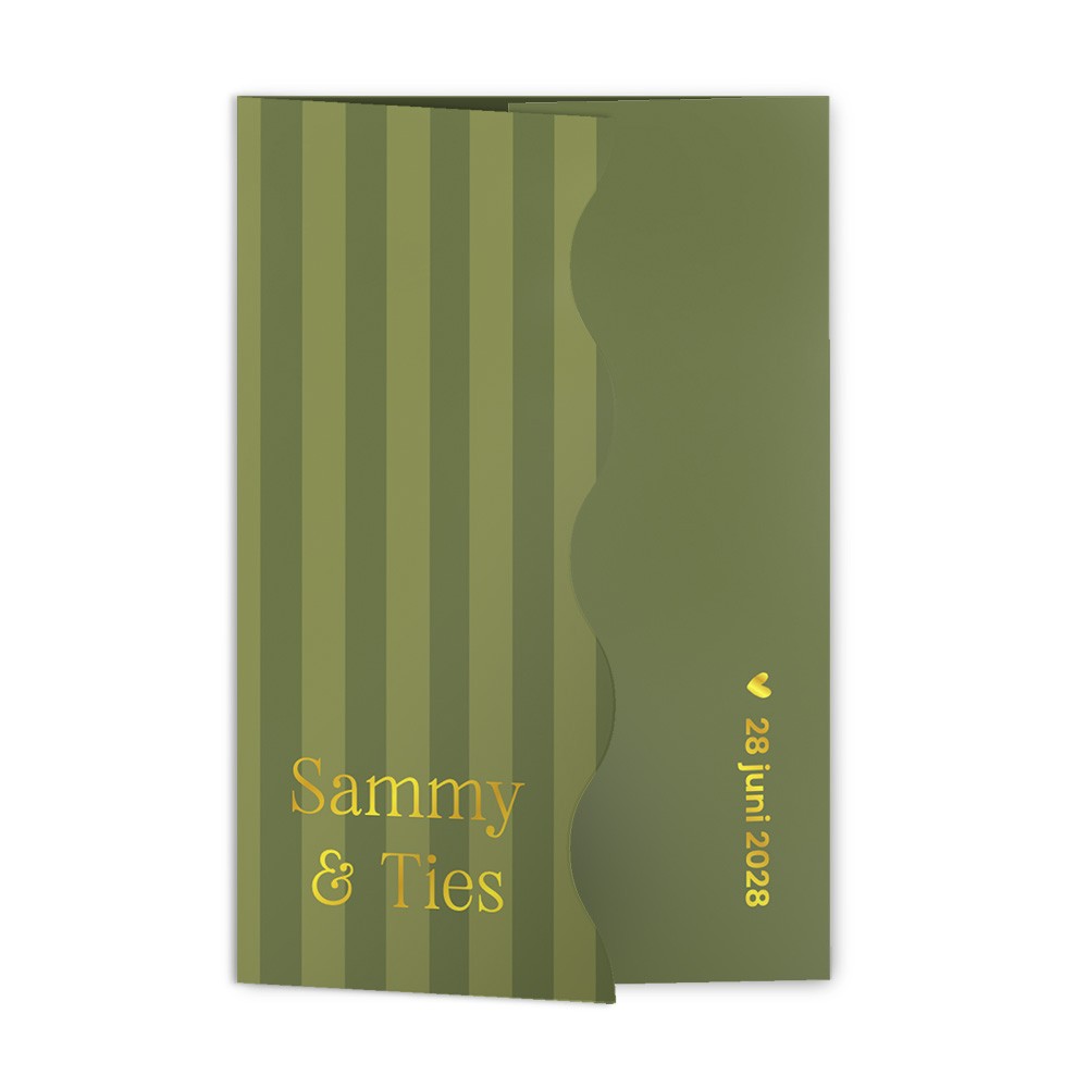 Luxe trouwkaart in een bijzondere vorm met strepen, goudfolie en modern groen