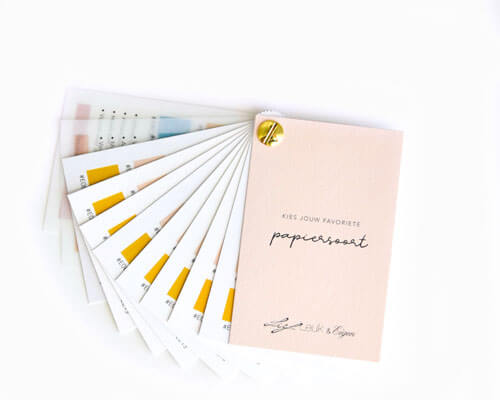 Papierwaaier met kleurinspiratie